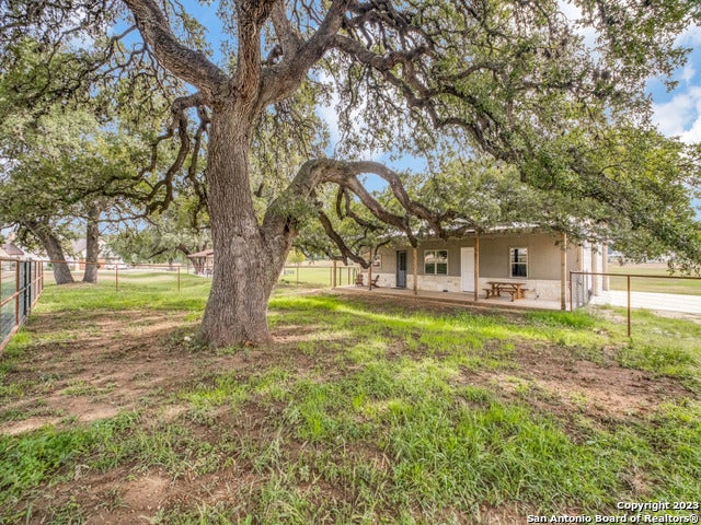 338 Salt Grass Trail, Bandera