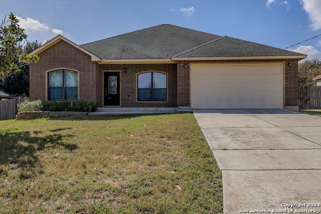 96 Windcrest, Floresville