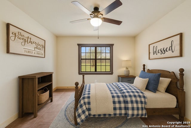 200 Blue Bonnet, Bandera