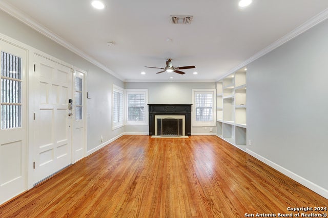 214 Robinhood Pl, San Antonio