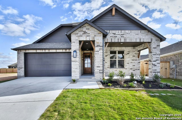 153 Spanish Oak, Castroville