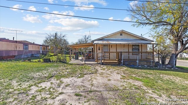 217 N Park Ave, Karnes City