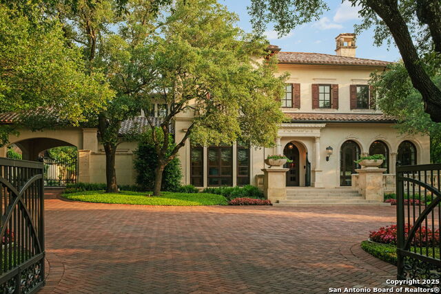 200 Geneseo Rd, Terrell Hills