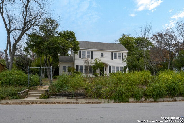 702 Ogden Lane, Alamo Heights