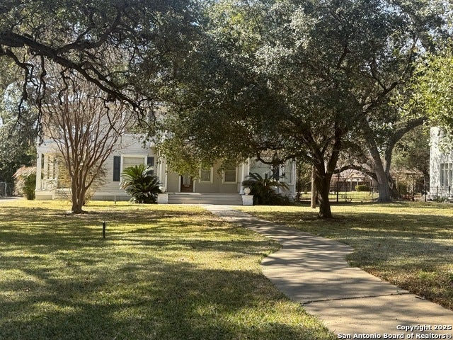 415 N Park Street, Uvalde