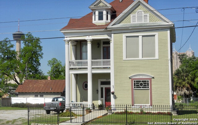 315 N Hackberry St, San Antonio