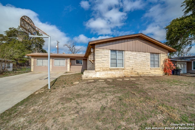 223 Southill Rd, San Antonio