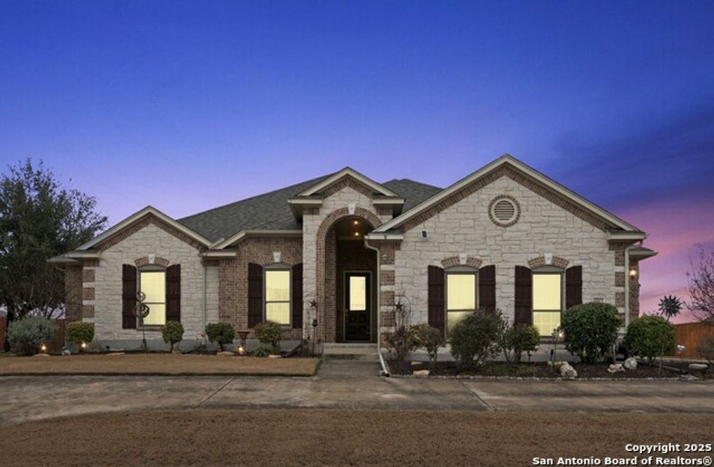 6963 Hallie Heights, Schertz