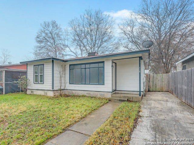 518 W Academy St, San Antonio
