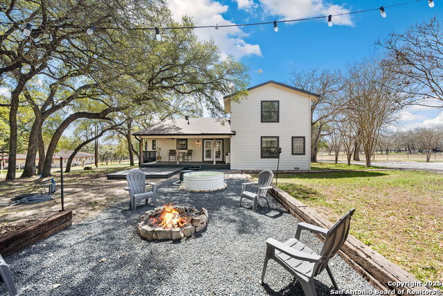 1134 Eagle Creek, Floresville