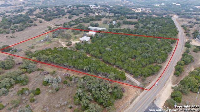 5001 Whartons Dock, Bandera