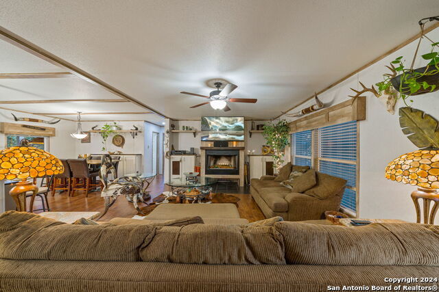 589 Pr 1507, Bandera