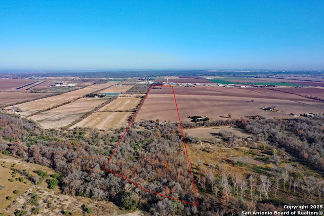 908 County Road 5711, Castroville