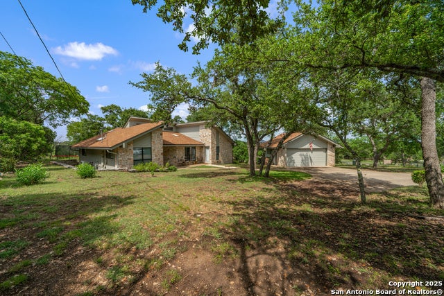 1555 Desert Gold, Boerne