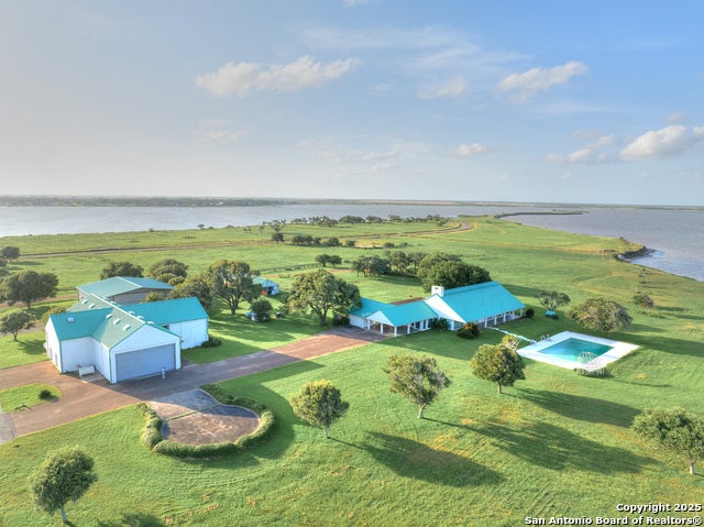 1005 Shoreline Ln, Port LaVaca