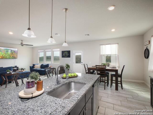 225 Treble Knoll, Spring Branch