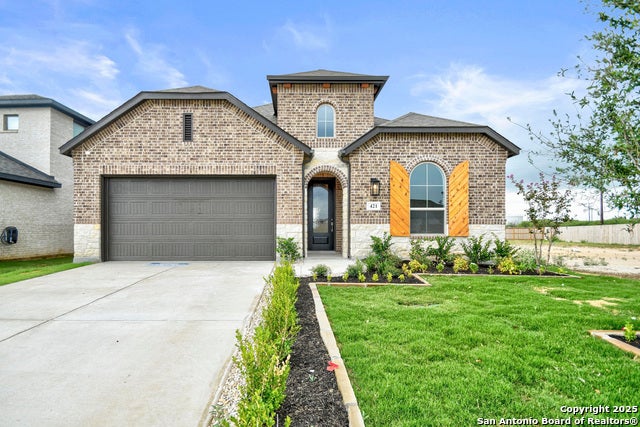421 White Oak, Castroville