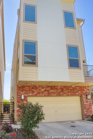 3831 Harry Wurzbach Rd 12, San Antonio