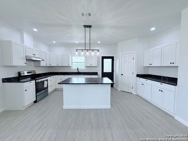 104 Flor Del Sol, San Antonio