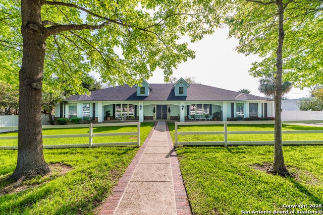 7226 N Vandiver Rd, San Antonio