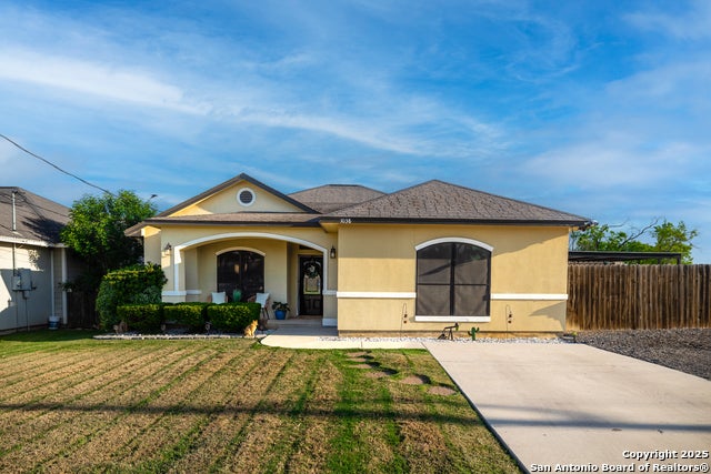 1038 Avenue H, Poteet