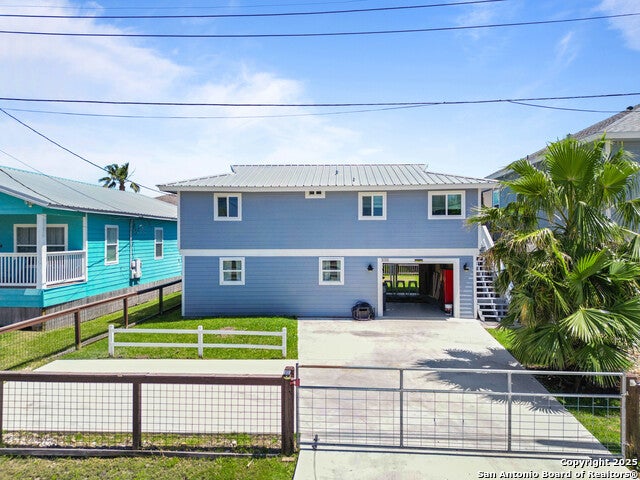 1016 S Magnolia St, Rockport