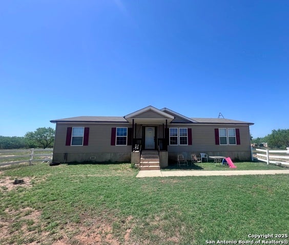 8990 Fm 2146, Jourdanton