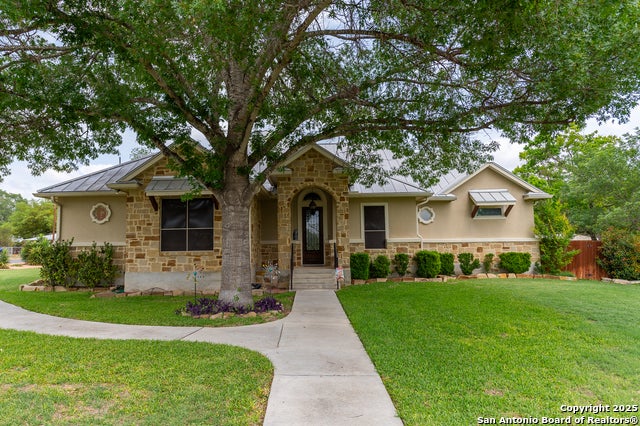 202 Brieden, Castroville