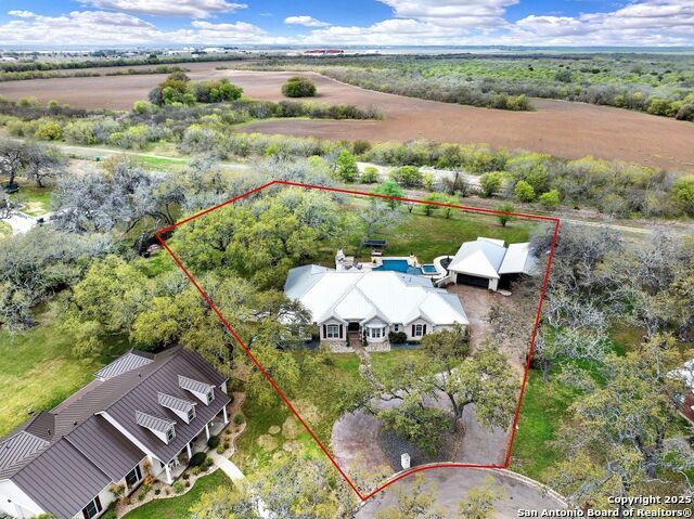 1409 Woodland Ct, Hondo