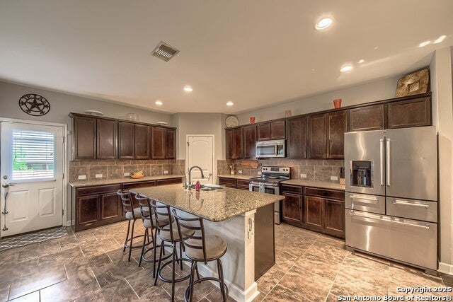 132 Blaze Moon, Cibolo