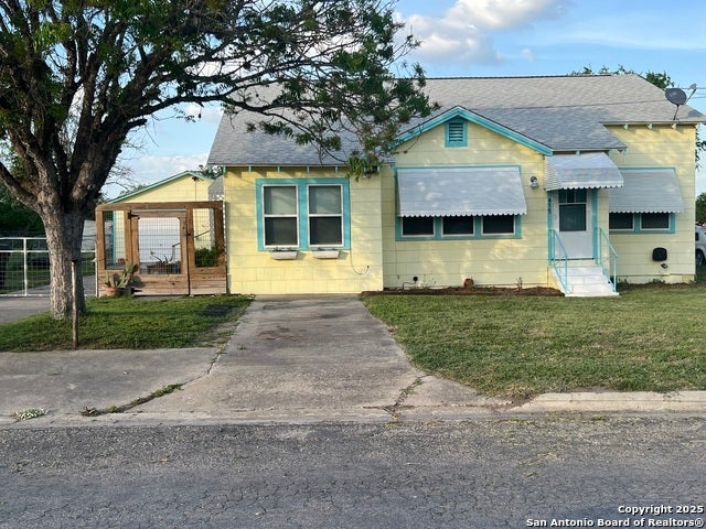 615 E Main Ave, Karnes City