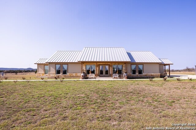 5025 State Highway 16, Bandera