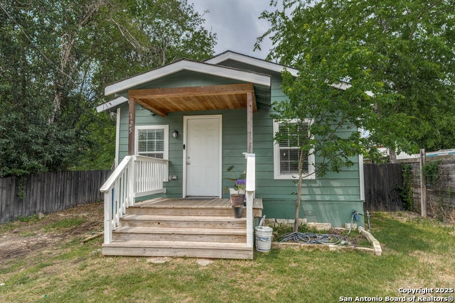 125 Magendie St, San Antonio