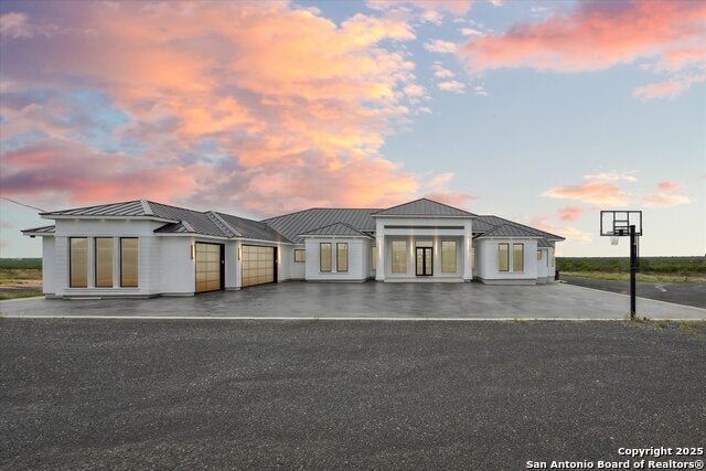 1799 County Road 651, Devine