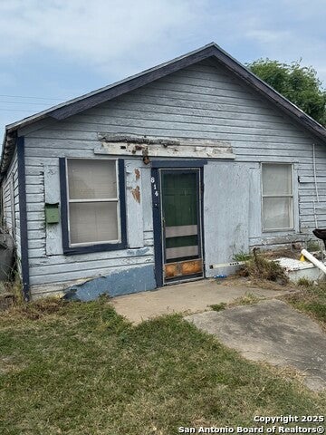 814 E. Yoakum, Kingsville