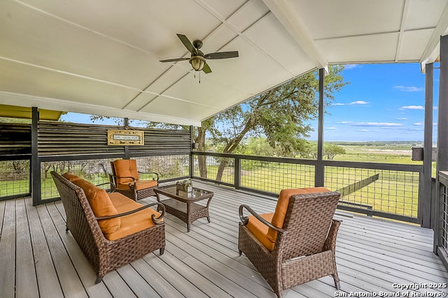 707 Park Shores, Canyon Lake