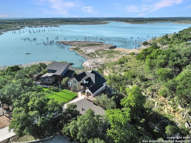 901 Glenn Dr, Canyon Lake