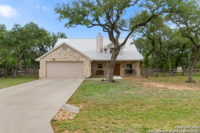 445 Settlers Ln, Bandera