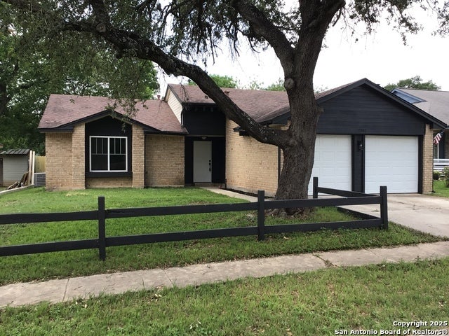 11009 Forest Crown, Live Oak