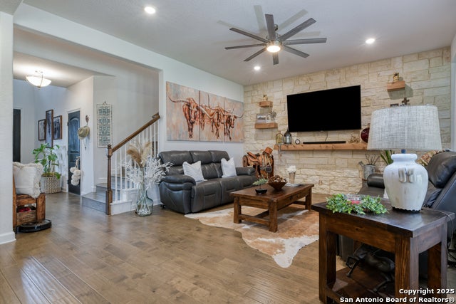 1531 Esser Crossing, New Braunfels