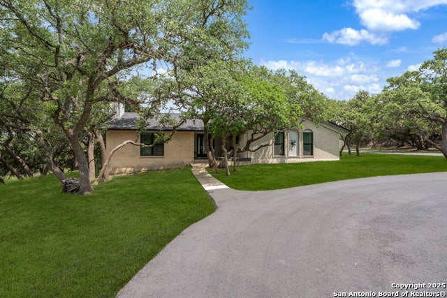 1397 Desert Gold, Boerne