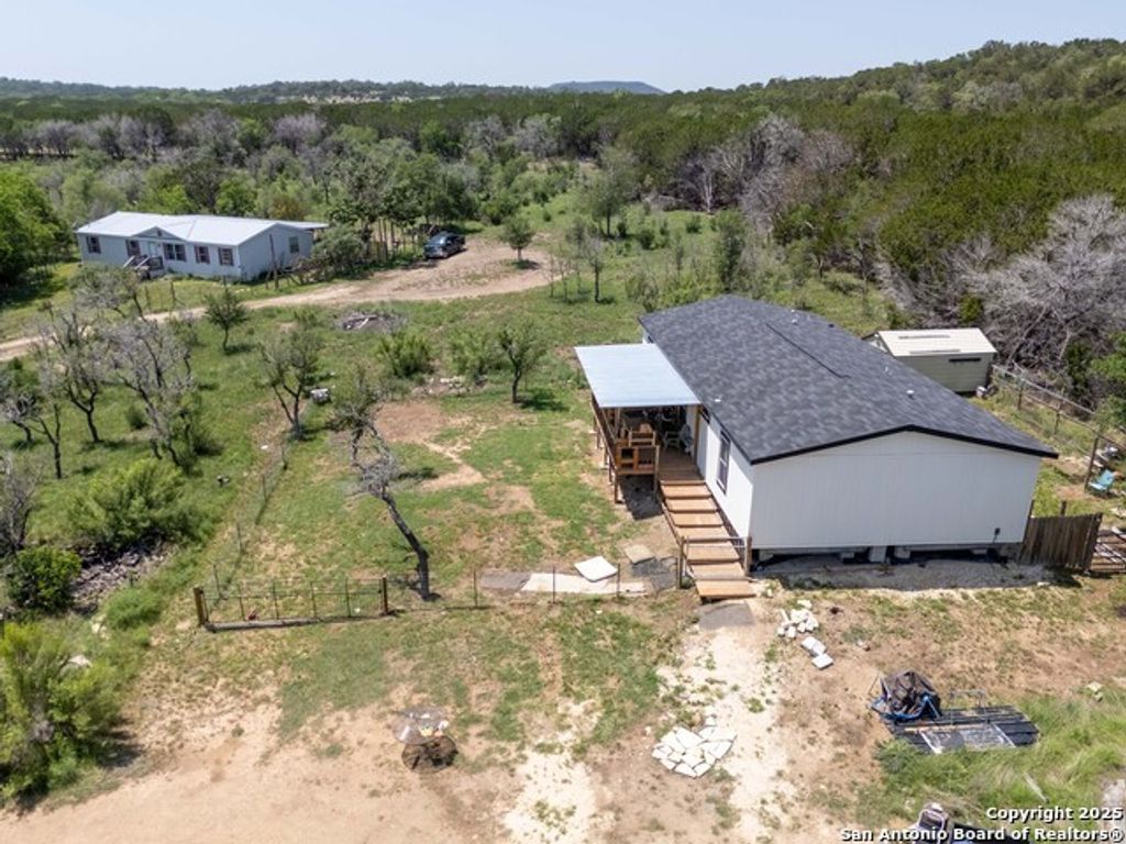 605 Seth Circle, Bandera