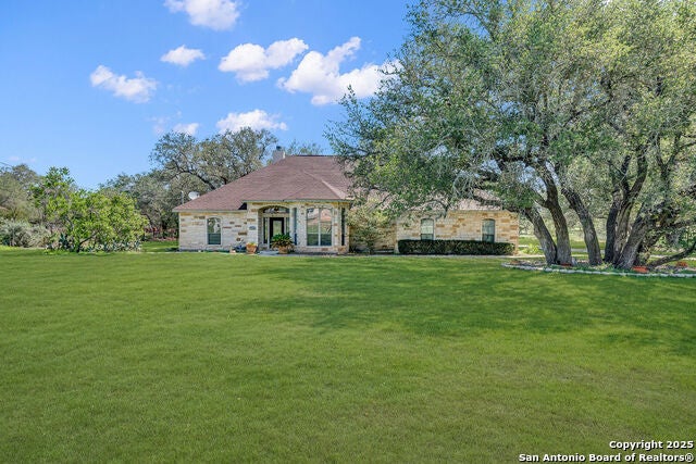 108 Medora Branch, Floresville