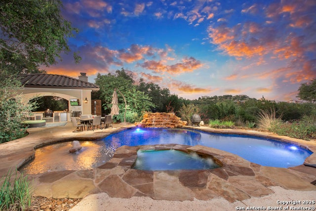 2219 Clubs Dr, Boerne