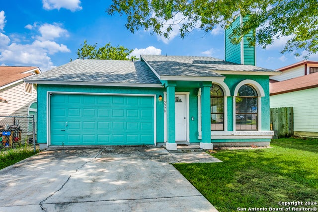 5978 Sunrise Bend Dr, San Antonio