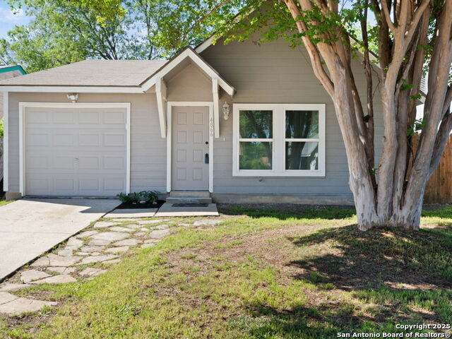 4866 Aspen Wood, Kirby