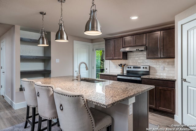 3363 English Crossing, Bandera