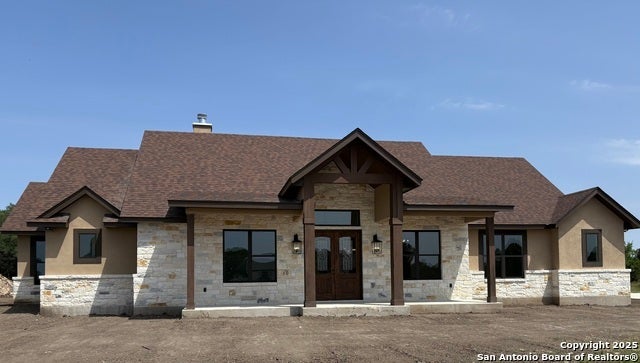 811 Horseshoe Falls, Bandera