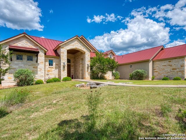 103 Falcon Crest, Boerne