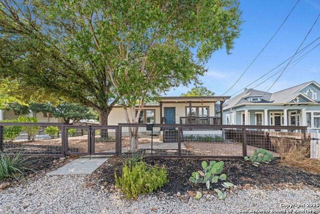 1103 N Olive, San Antonio